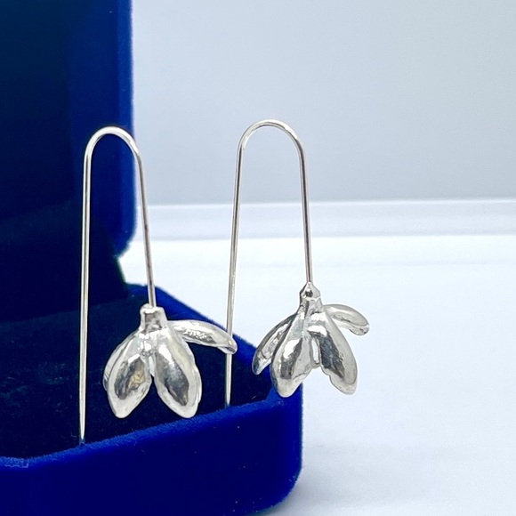 🆕 Minimalist Cute Magnolia Dangle Flower Silver Earrings - Picture 3 of 7